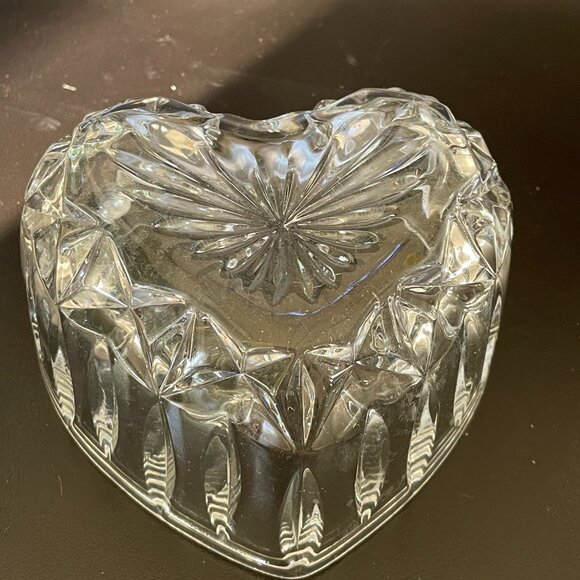 German 24% Lead Crystal Glass Heart Candy Trinket Deep Bowl Dish-Valentines!! - Picture 3 of 6